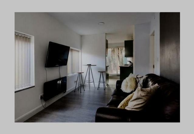 Treetops Flat3 Hall Green B28 เบอร์มิงแฮม ภายนอก รูปภาพ