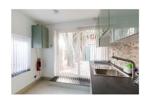 Treetops Flat3 Hall Green B28 เบอร์มิงแฮม ภายนอก รูปภาพ